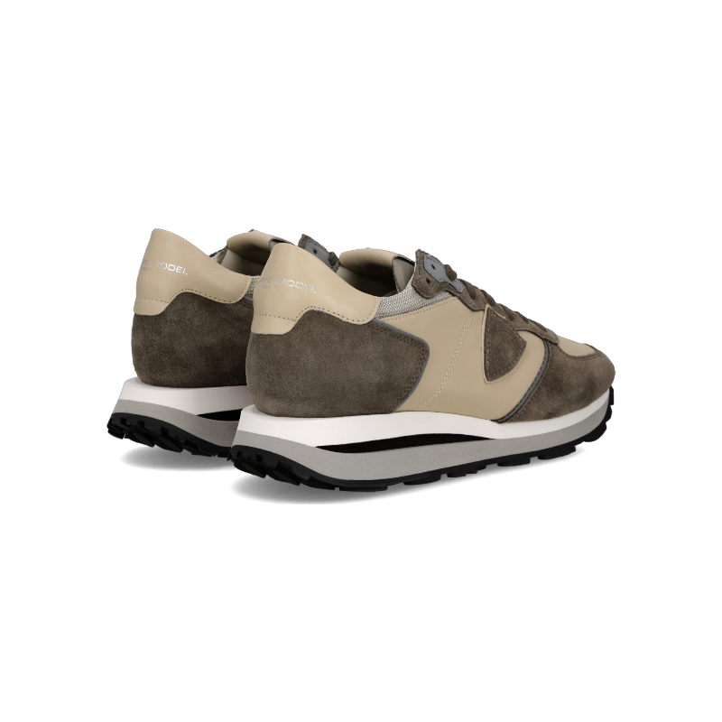 1702947 TKLU__XI06_3